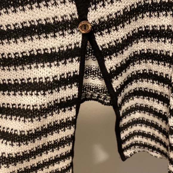 Black and White Striped Light Sweater Top with Back Button detailing/ split hem - Picture 7 of 7